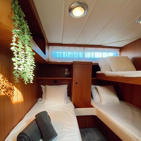 Отель Malmo'S Yacht Валенсия Экстерьер фото